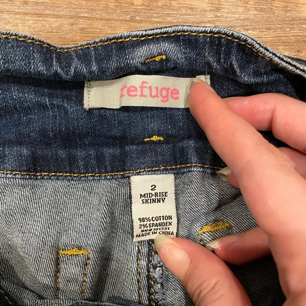 Refuge Mid-Rise Skinny Jeans - Picture 3 of 4